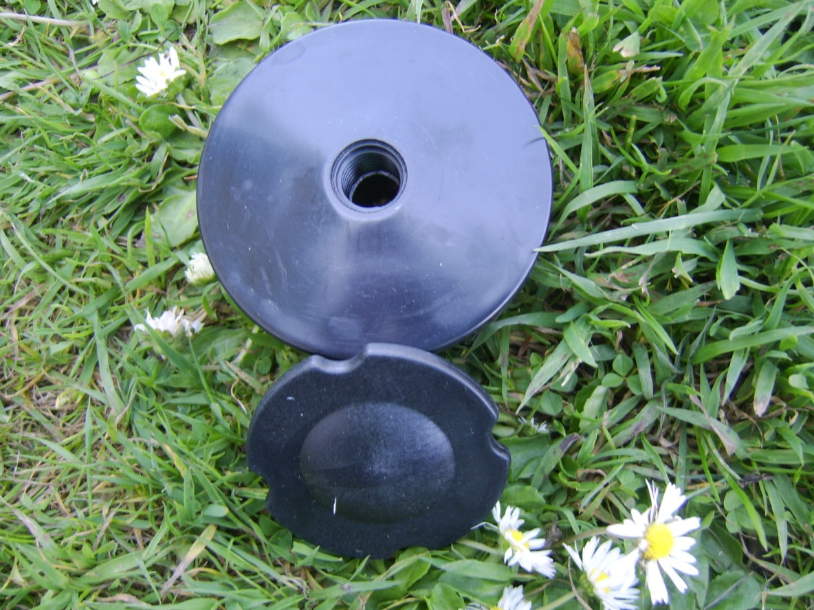 Cental cap connector for pop up garden gazebos