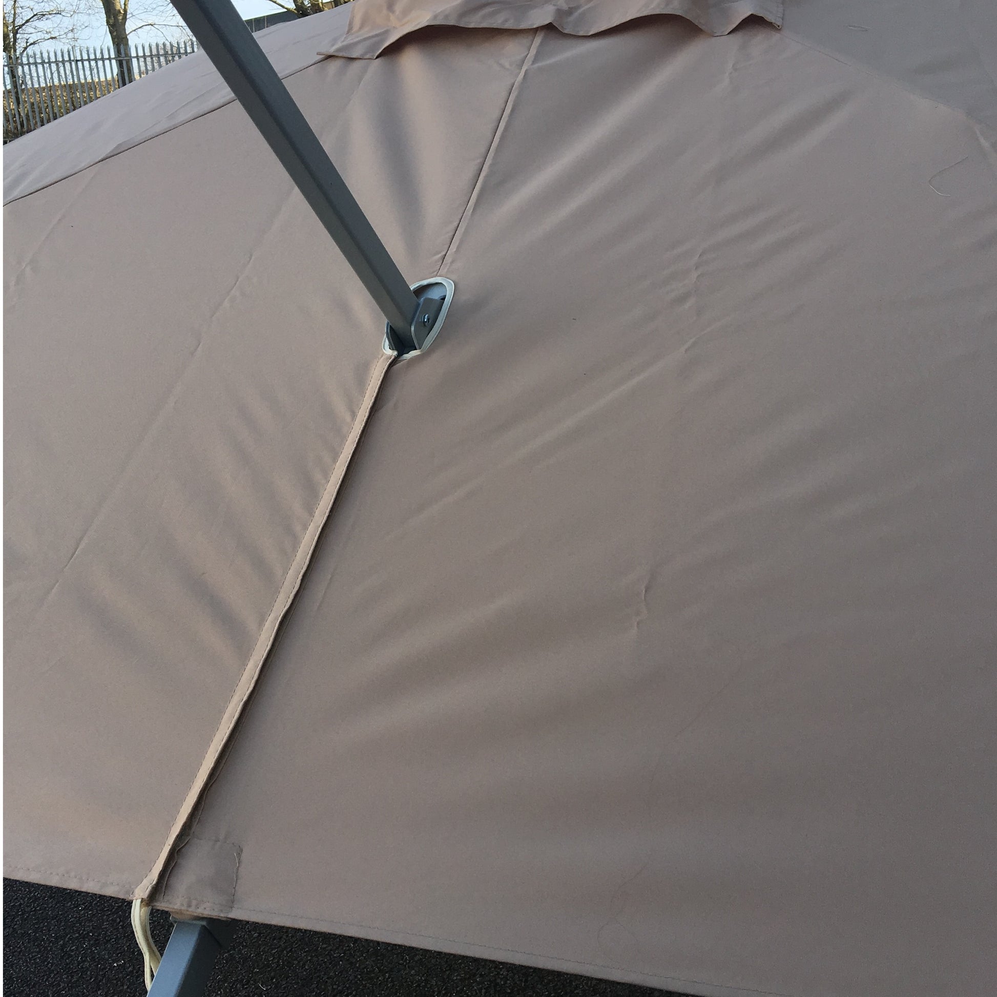 The Range 2.6m Cantilever Canopy Adjustment